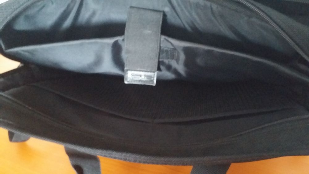 Geanta laptop ASUS originala.