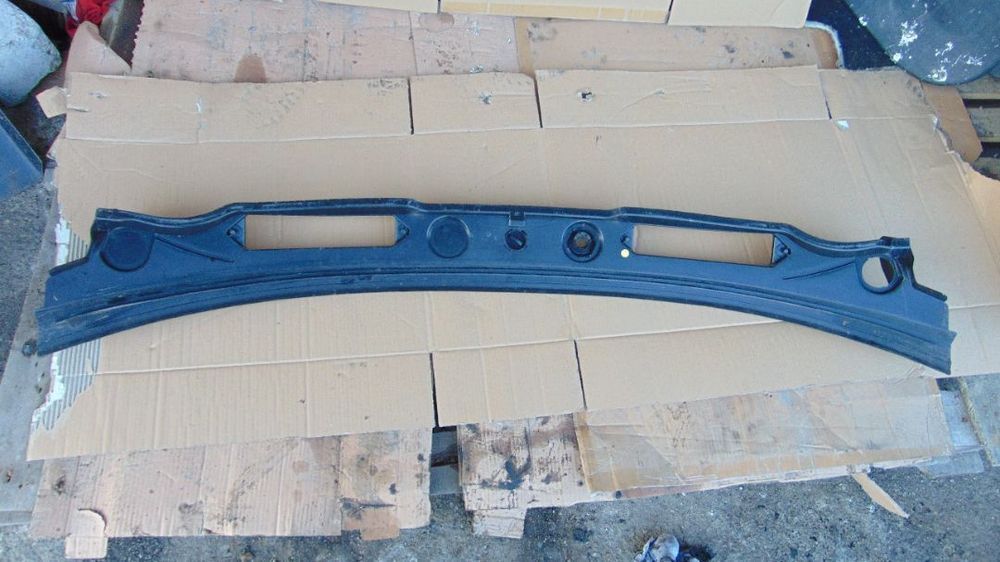 Grila stergatoare BMW x1 e84 an 2009-2015 dezmembrez bmw x1
