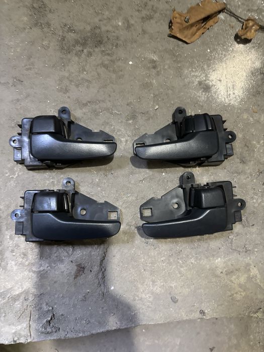 Продам дерные  внутренние учки открывание дверей Митсубиши Лансер 10.