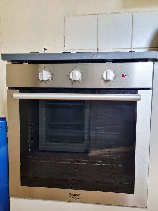 Set plită Candy pe gaz + cuptor electric Hotpoint Ariston, aproape noi