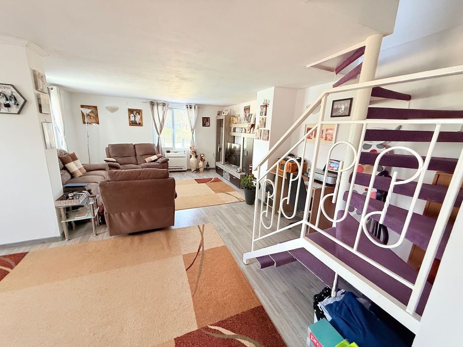 Къща в село Изворище