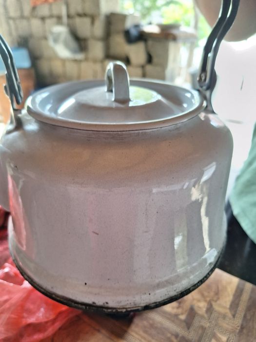 Эмалированные россиские  чайники.