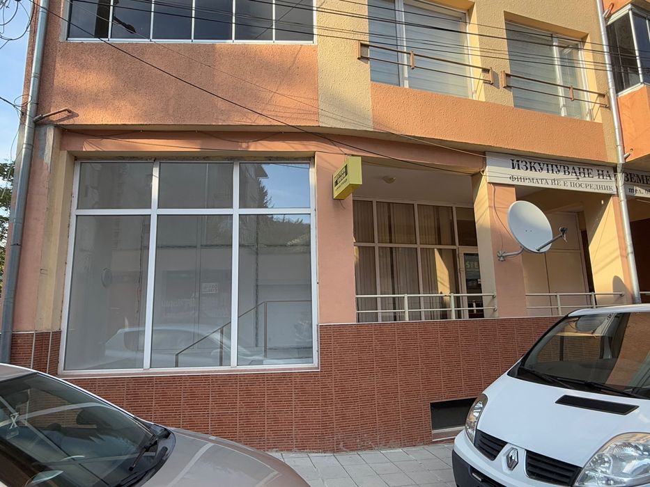 Дава се под наем Магазин в Шумен, Център - 110 кв.м за 408 € - Снимка #11