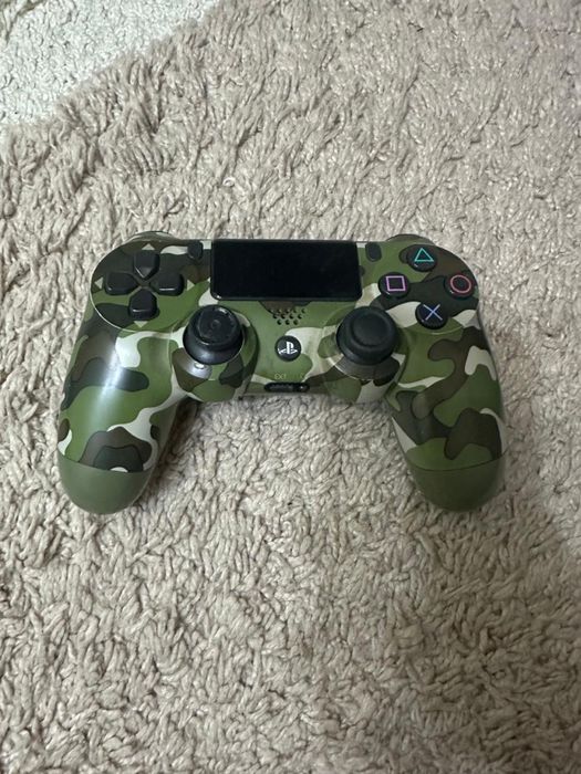 Playstation4 в идеальном состоянии