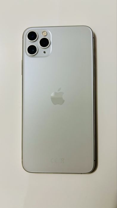 Vand Iphone 11 Pro Max culoare silver