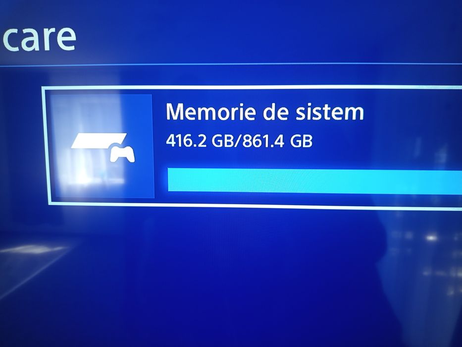 Vând PS4 Slim 1TB + 2 manete + 7 jocuri – stare impecabilă.