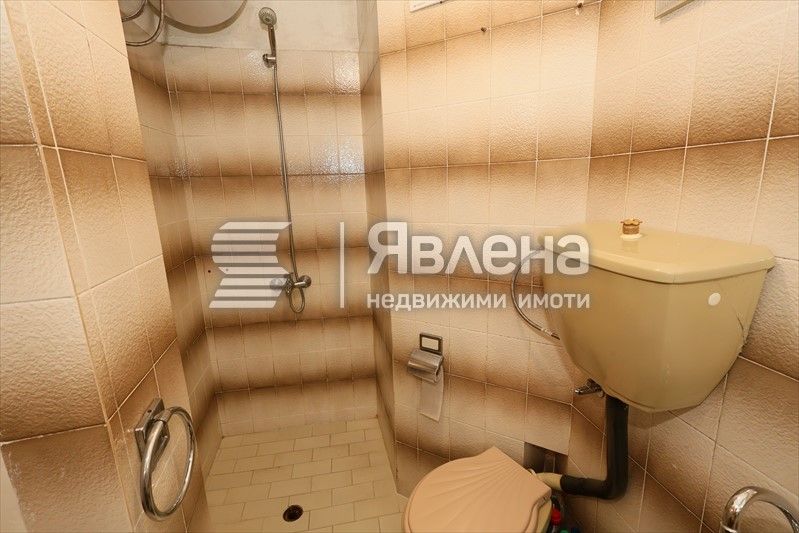 Дава се под наем Тристаен апартамент в София, Лозенец - 75 кв.м за 550 € - Снимка #6
