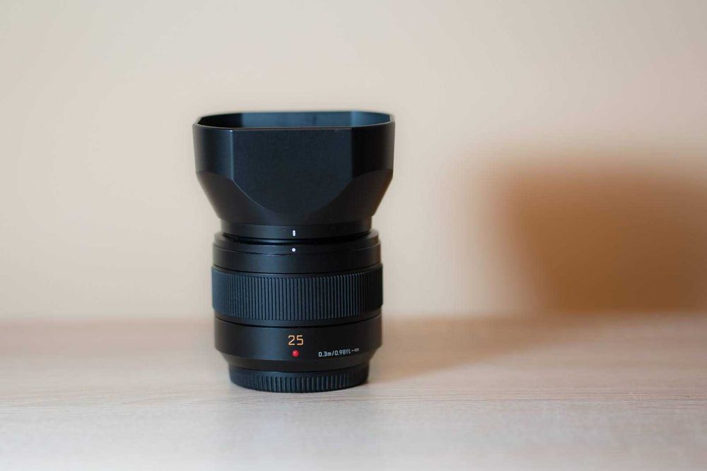 Obiectiv Panasonic Leica 25mm f/1.4 II (MFT) - Cutie Completă