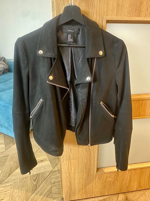 Черно яке с ресни