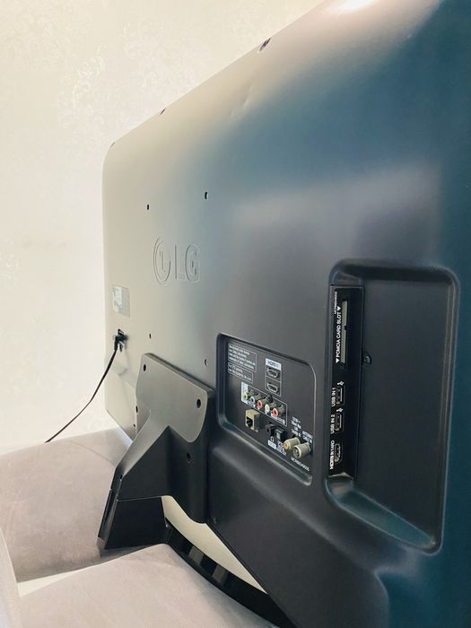 Смарт телевизор LG