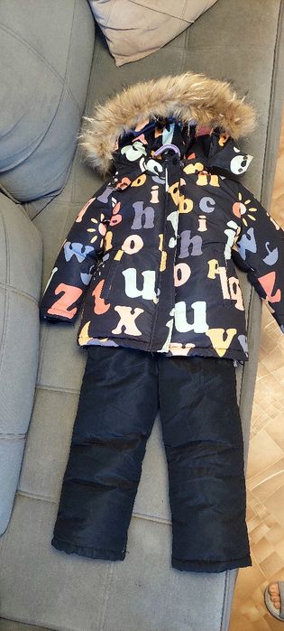 Продам комбинезон на девочку