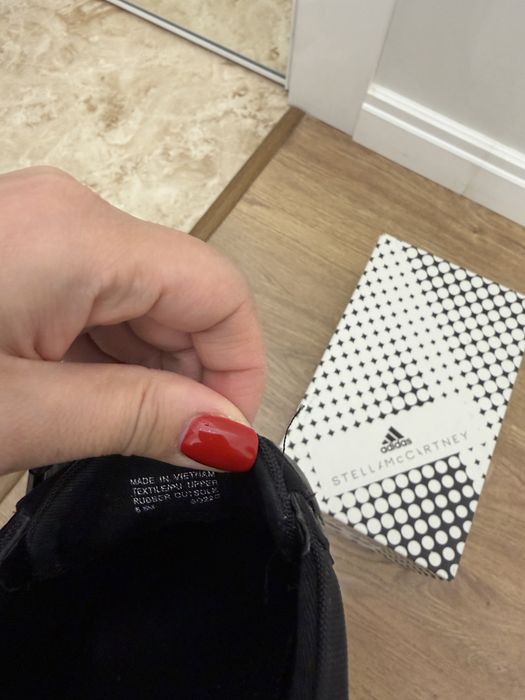 Продам кросовки Michael Kors