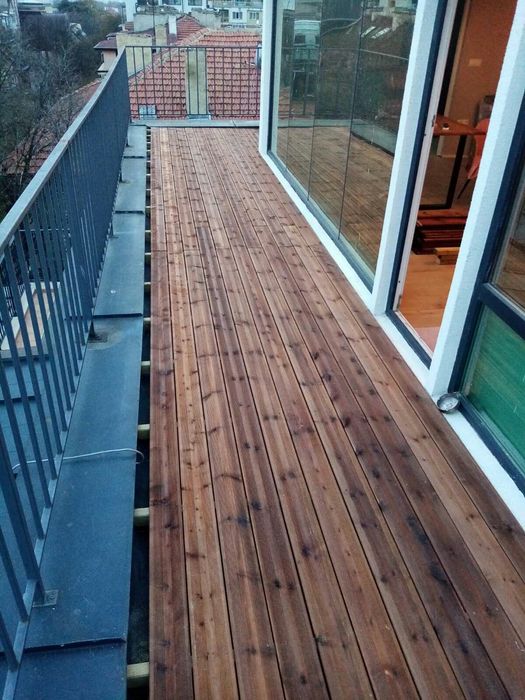 Дървени конструкции, перголи, декинг, ламперия.