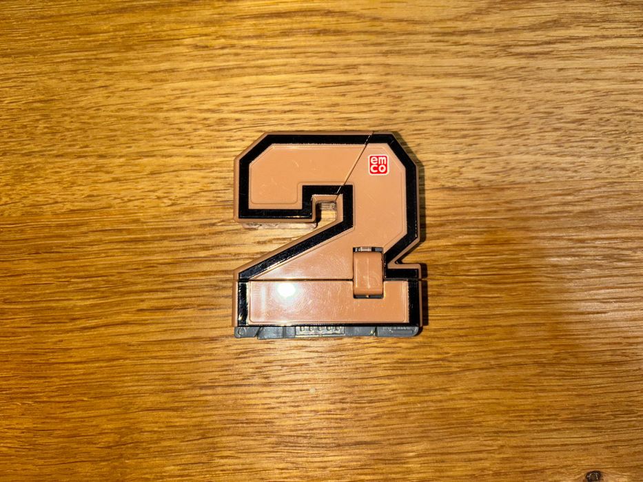 Комплект трансформиращи се в колички цифри