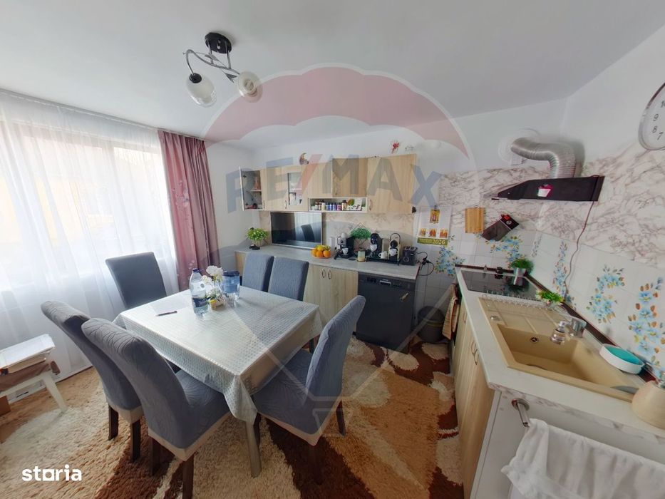 Casă cu 6 camere, DE VÂNZARE, str. Eroilor