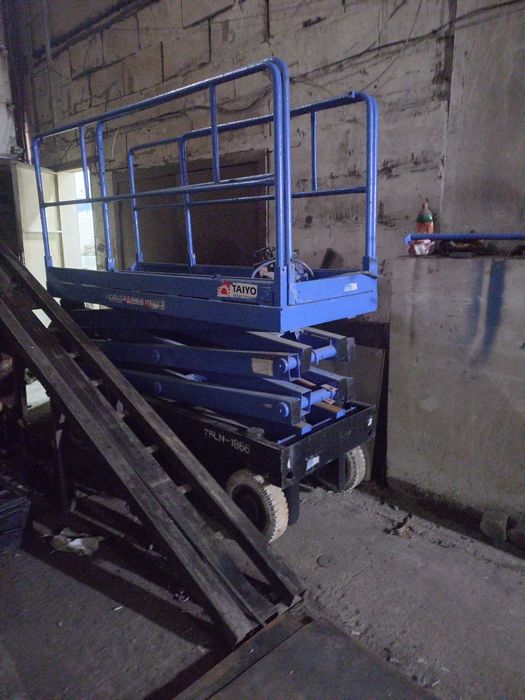 Ножничные подъёмники ( самоходные)