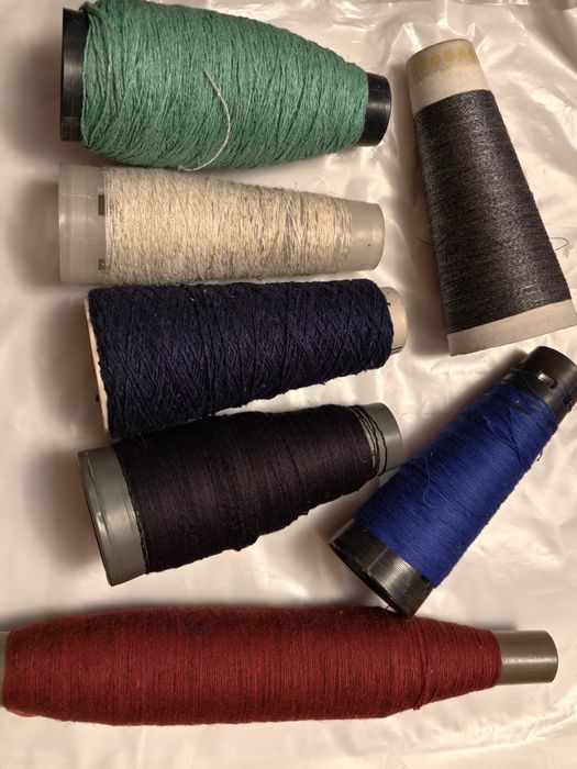 Катушки ниток. 14 штук