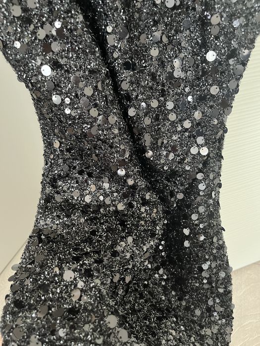 Черна рокля с пайети