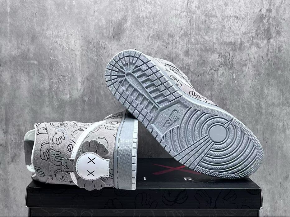Нови мъжки маратонки Kaws x Nike Air Jordan 1 High Kaws Companion
