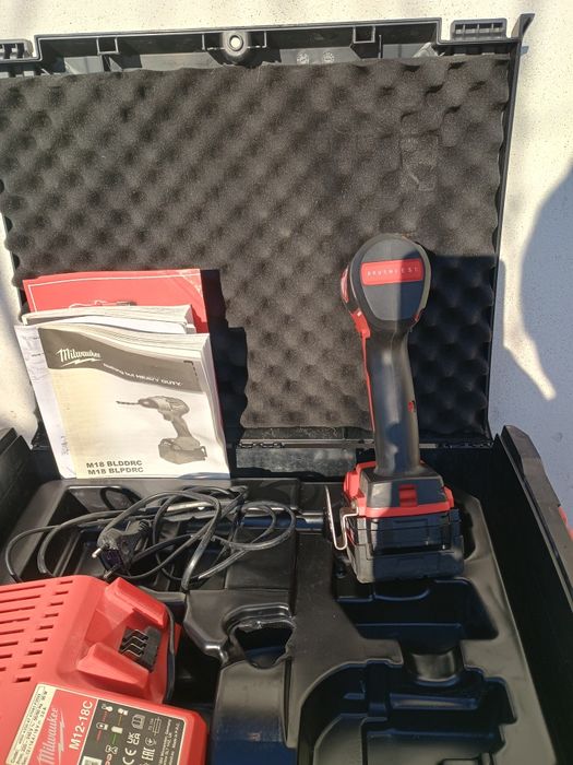 Filetanta cu impact pt biti milwaukee blid2 ,baterie, încărcător, cuti