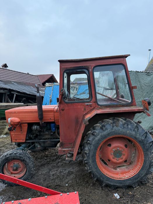 Tractor Universal 445