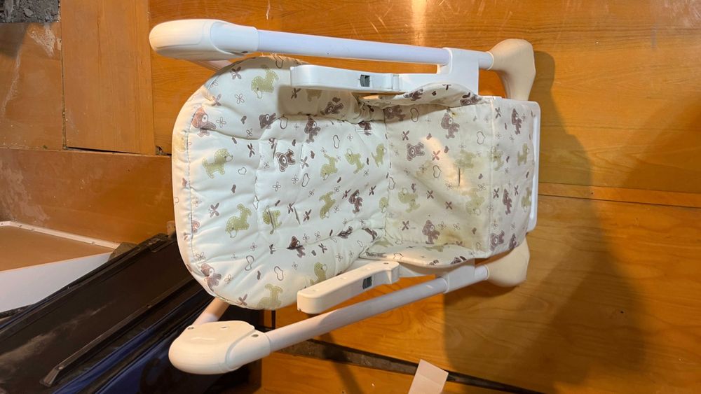 Scaun de masa reglabil pentru bebelusi