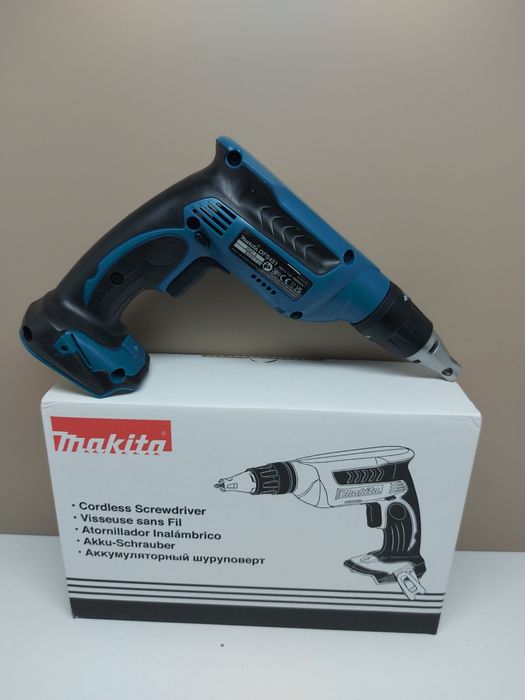 Нов винтоверт за гипсокартон Makita DFS451Z