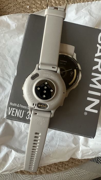 Часы Garmin venu3s