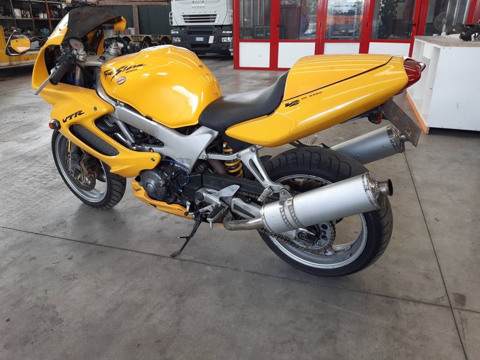 Мотоциклет Хонда  ВФР 800,1200,Втр 1000(Honda VFR,VTR 1000)На части