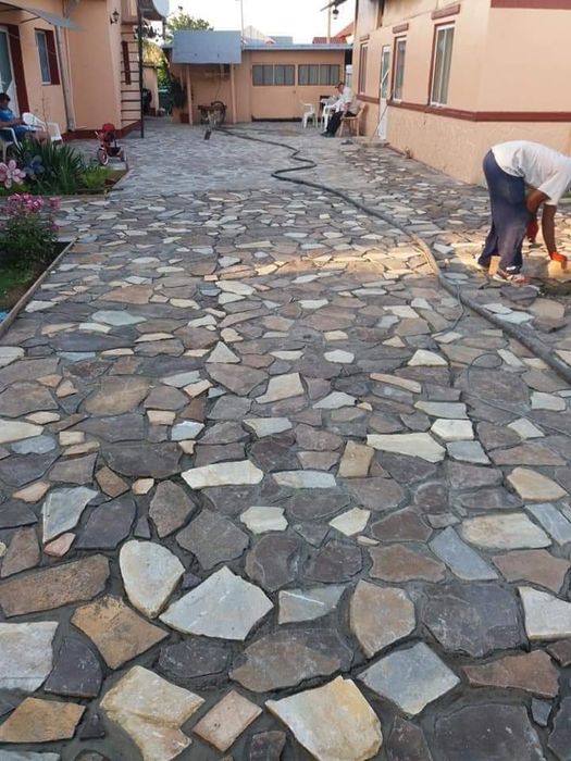 Piatra naturala gratare cascade totul ptr gradina