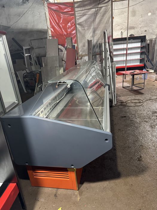 Vetrina xaladelniklar