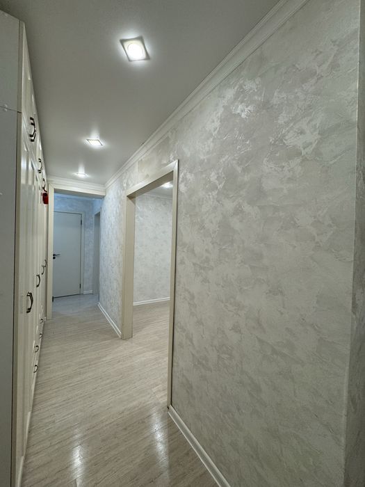 Поклейка обоев . Ремонт под ключ