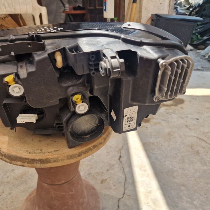 VW ID4 ID5  2022 ляв и десен фар