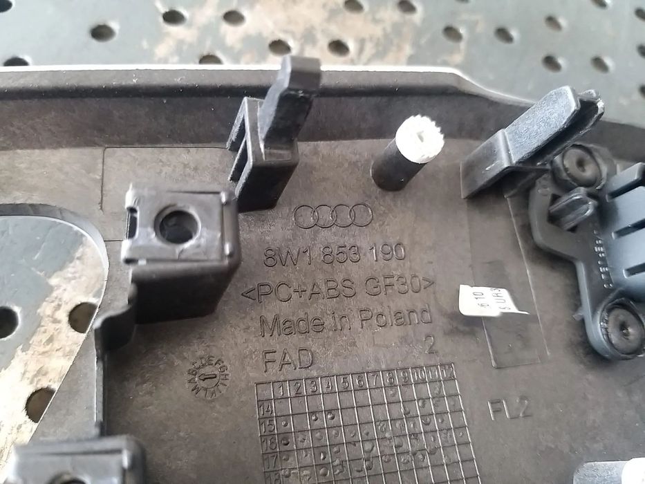 Ornament bord audi a4 b9 8w 8w1853190