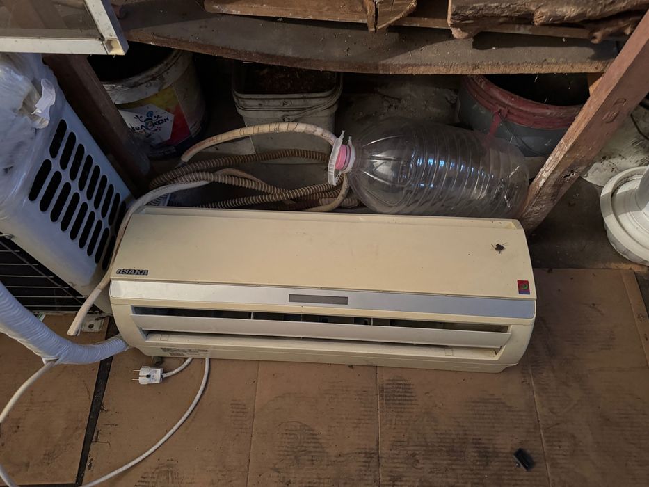 Продавам климатик Osaka RCH-3218NC – работещ, с дистанционно
