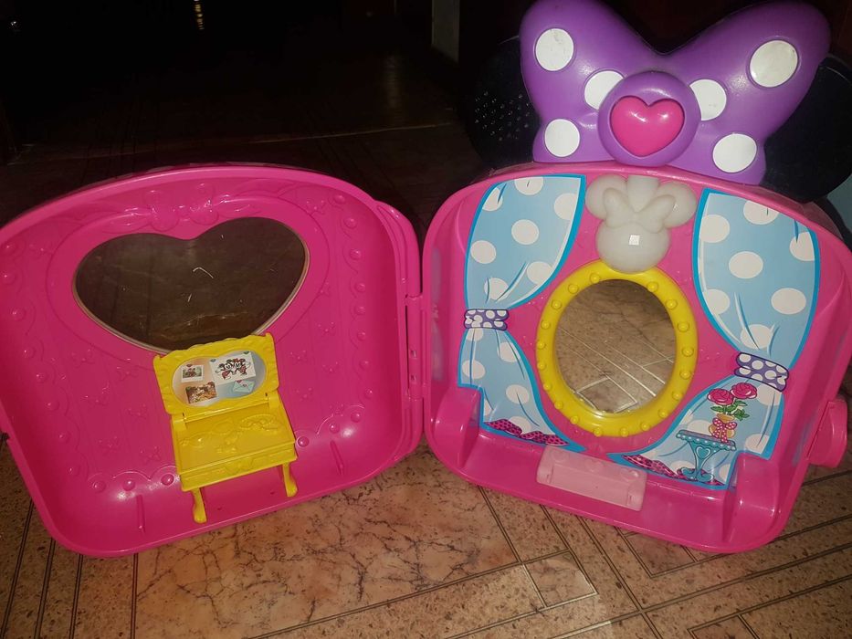 Чемодан-трюмо. Говорящий. Для девочки.