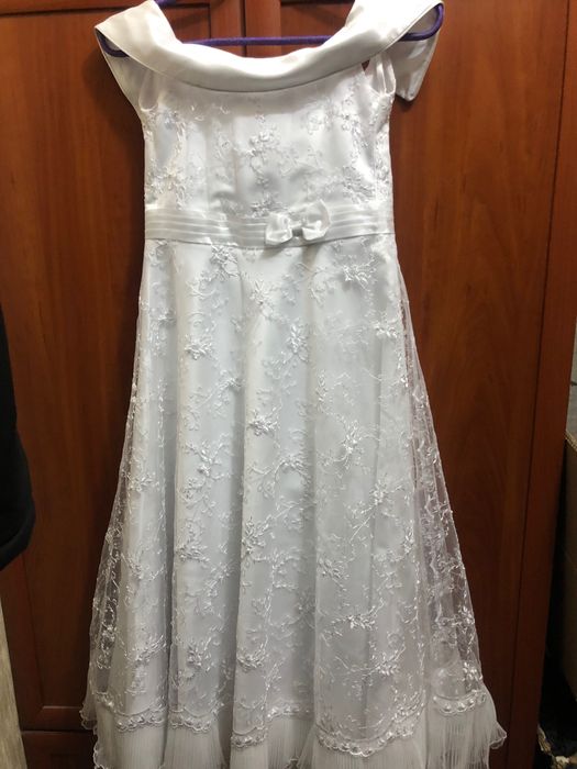 Продам платья бальные 7-10 лет