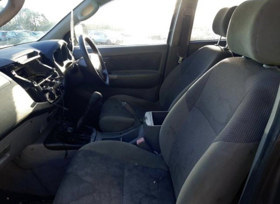 Dezmembrez Toyota Hilux 3.0 Manuala 2006-2012