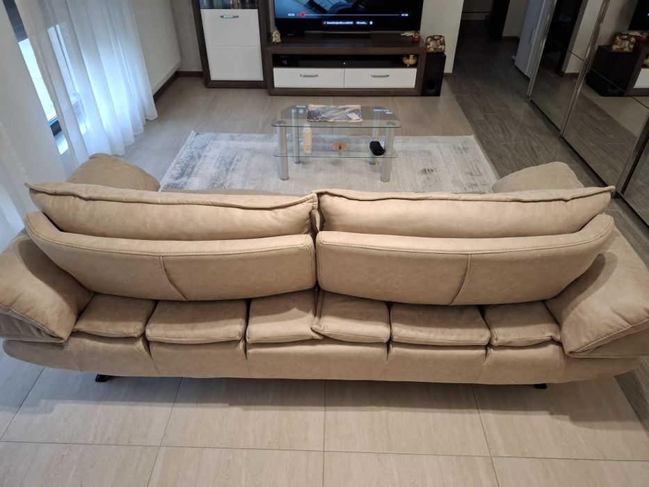 Canapea 3 persoane ca noua