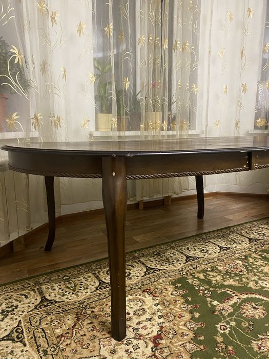 Продам стол для гостей