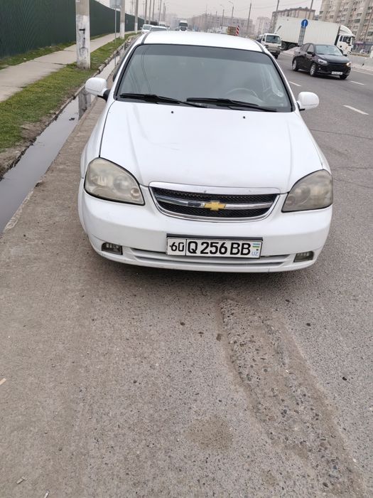 Lasetti 2010 srochni sotiladi