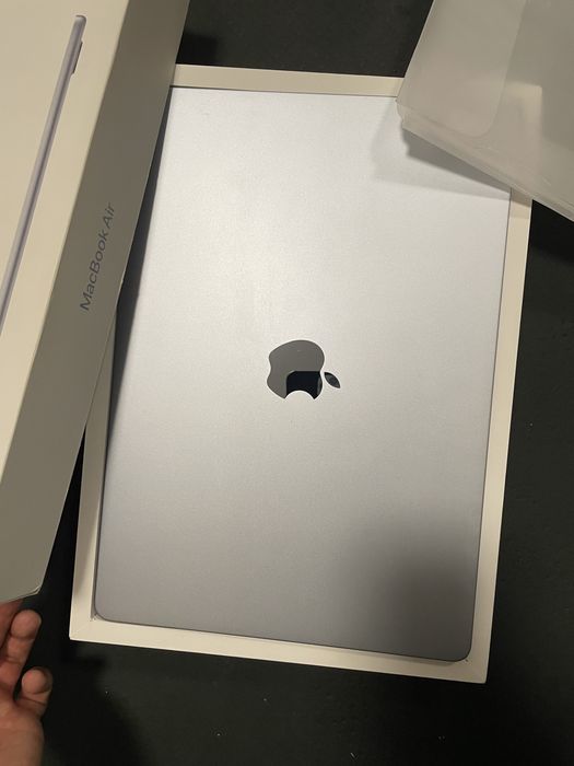 Macbook air 15 m4 16/512