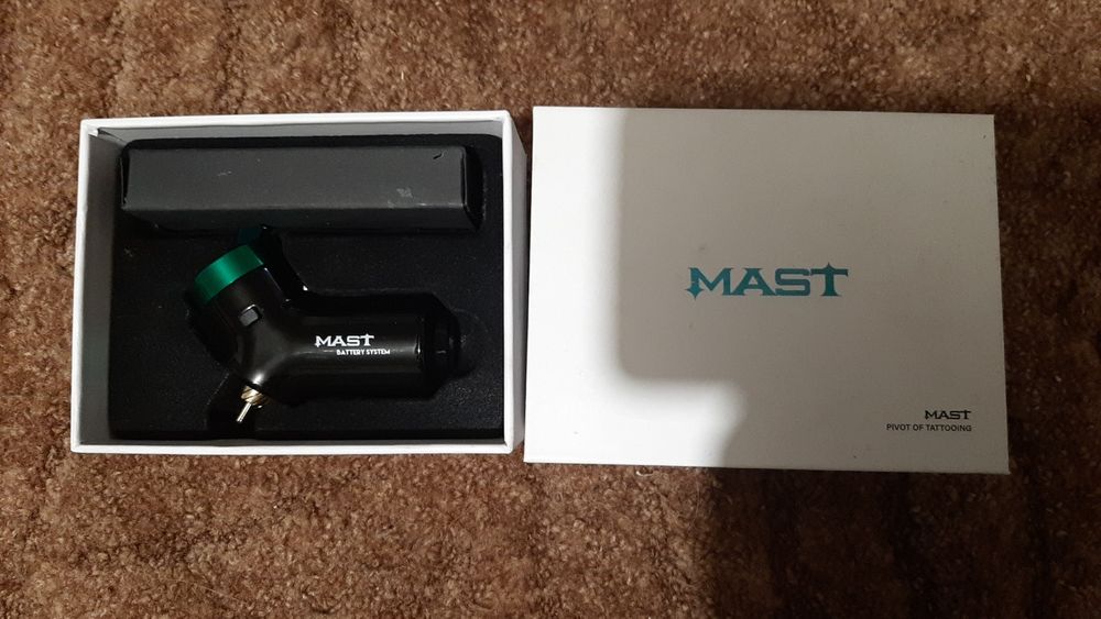 Машинка за татуйровки и батерия