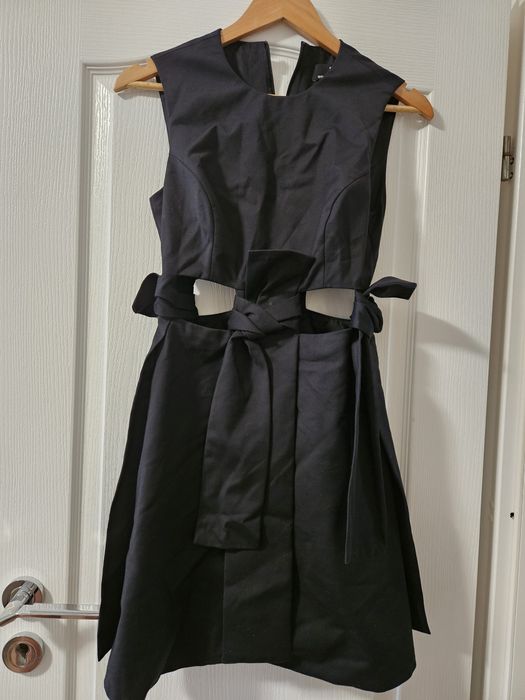 Официална черна рокля