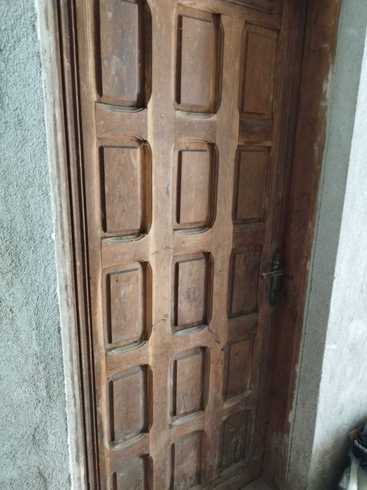 Vand uși și ferestre lemn masiv stejar uscat de peste 10 ani, stare b