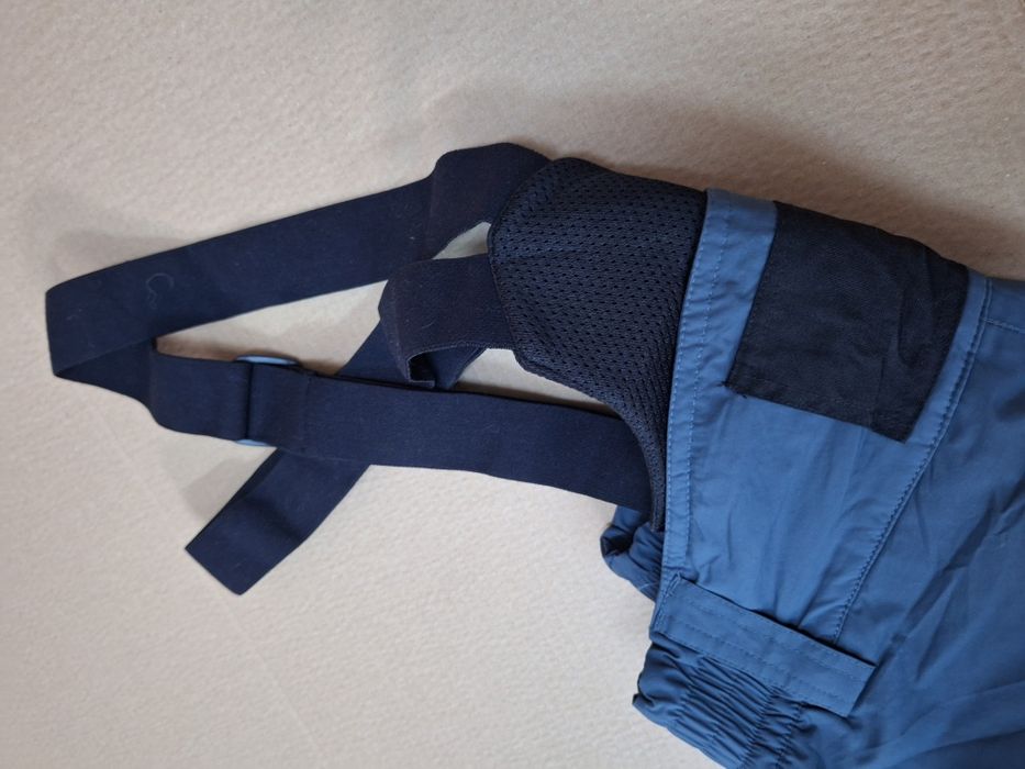 Aproape NOI. Pantaloni de ski cu bretele, marca Crane, mărimea M.