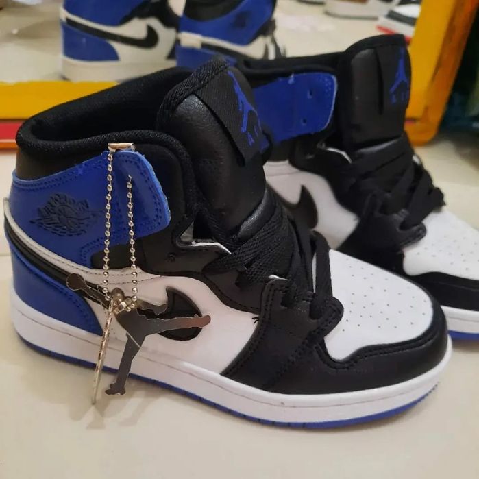 Детская обувь. Новая