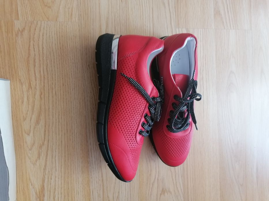 Дамски обувки от естествена кожа