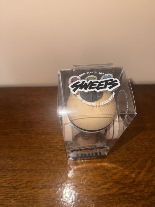 Kendama Sweets Broken Shape Antiskid Matt Jorgenson B&W Noua in Cutie