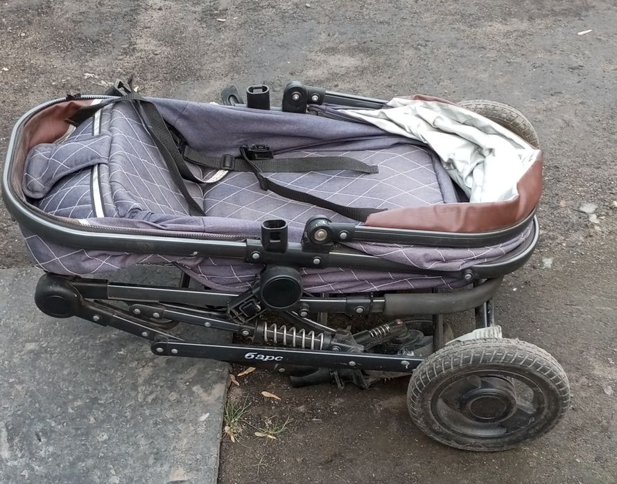 Детская коляска  фирмы "Барс"